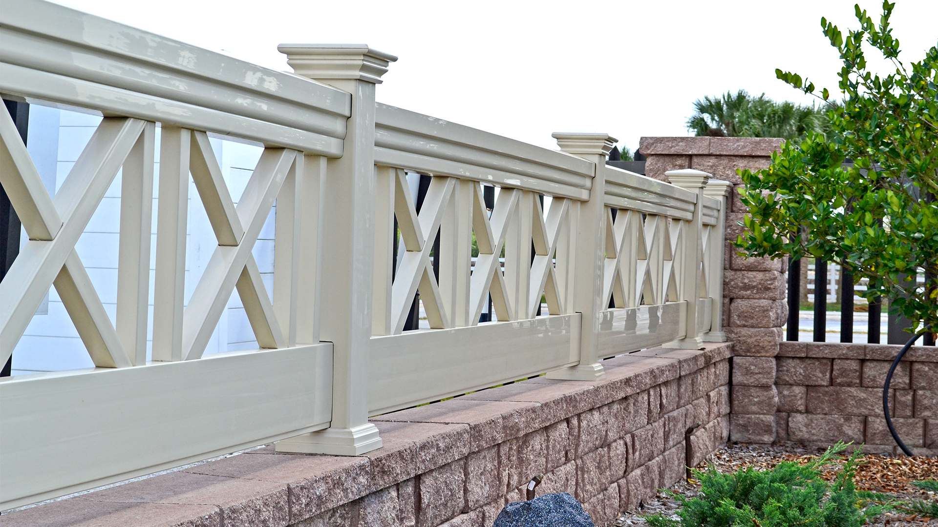 Danielle Fence & Outdoor Living | Danielle Fence Showroom - PVC Wall