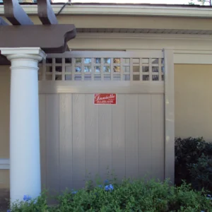 Highland Vinyl Fence